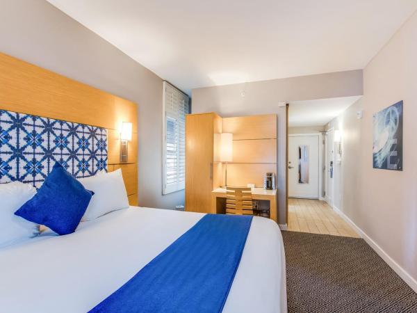 The Landon Bay Harbor-Miami Beach : photo 2 de la chambre chambre lit king-size pour personnes à mobilité réduite avec baignoire accessible en fauteuil roulant - non-fumeurs