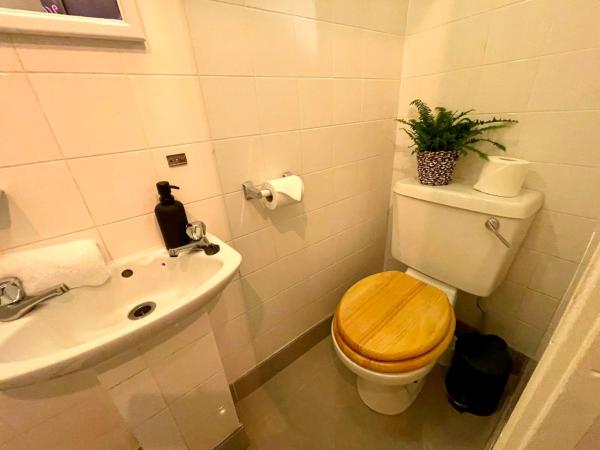 Brighton Black Hotel & Hot Tubs : photo 2 de la chambre chambre simple avec salle de bains privative