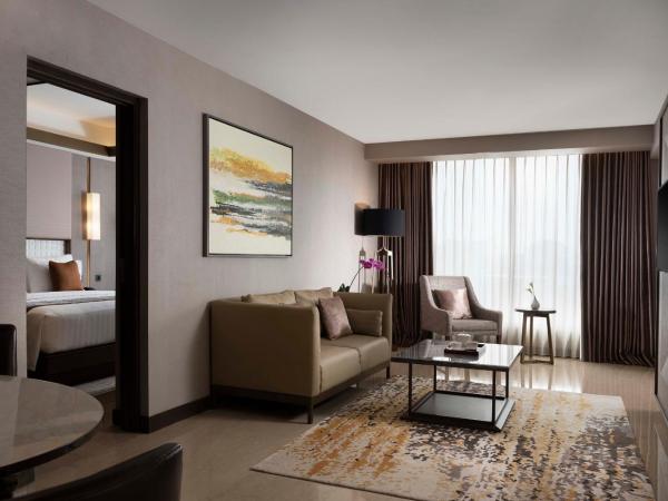 GRAMM HOTEL by Ambarrukmo - Formerly Grand Ambarrukmo Yogyakarta : photo 8 de la chambre suite - vue sur ville