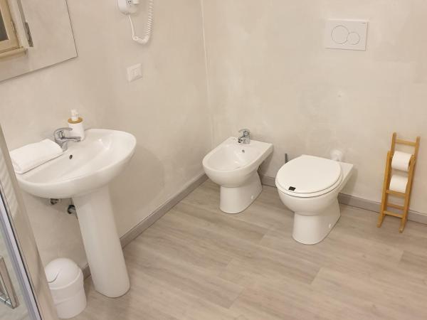 Bergamo City - Self Check-in : photo 1 de la chambre chambre lit king-size deluxe