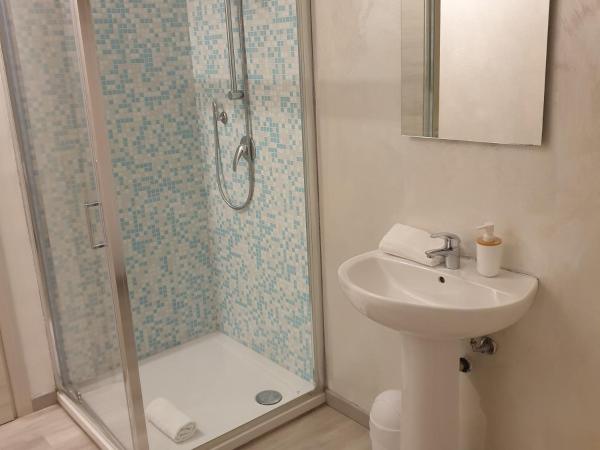 Bergamo City - Self Check-in : photo 2 de la chambre chambre lit king-size deluxe