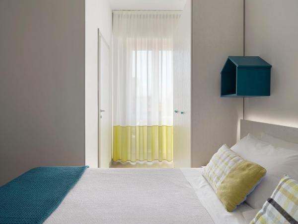 Hotel Madison : photo 9 de la chambre chambre triple supérieure avec balcon