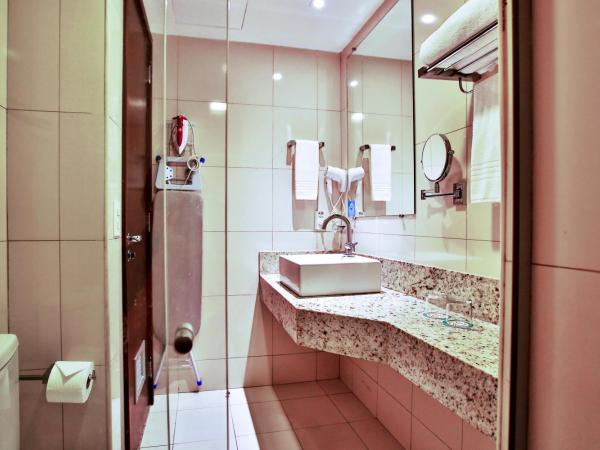 Quality Hotel & Suítes São Salvador : photo 8 de la chambre chambre supérieure lit queen-size