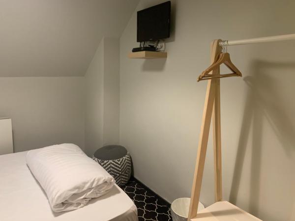 Safestay Brussels Grand Place : photo 3 de la chambre chambre simple avec salle de bains privative