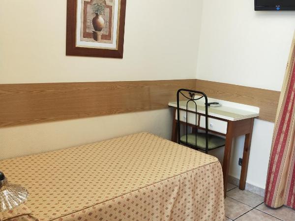 Hostal Maria Ronda : photo 2 de la chambre chambre simple