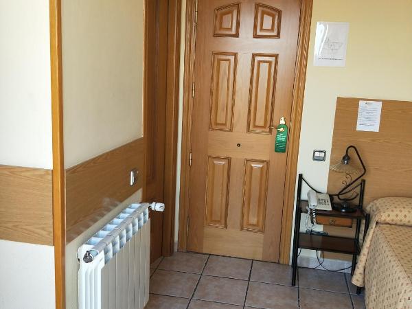 Hostal Maria Ronda : photo 3 de la chambre chambre simple