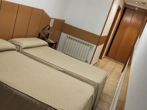Hostal Maria Ronda : photo 4 de la chambre chambre lits jumeaux standard