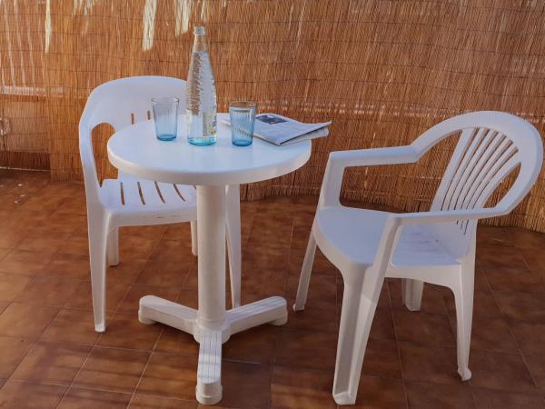 Hotel Mireia : photo 10 de la chambre chambre triple avec terrasse