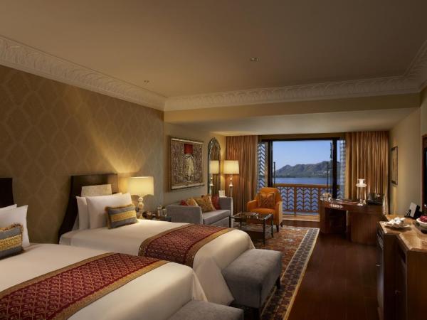 The Leela Palace Udaipur : photo 8 de la chambre chambre grand heritage avec balcon - vue sur lac
