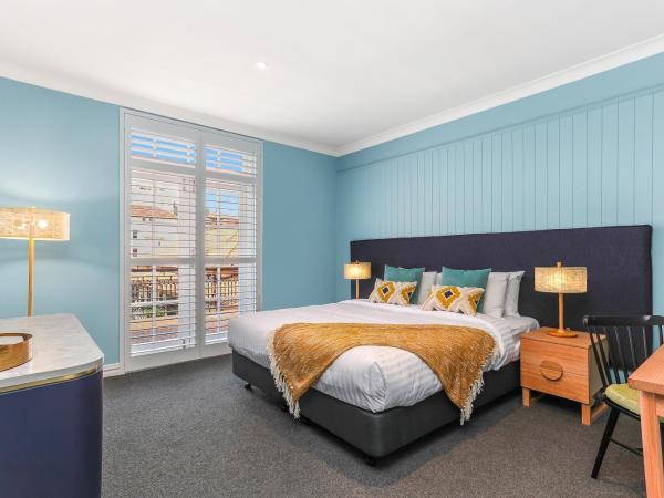 Coogee Bay Hotel : photo 6 de la chambre chambre lit king-size - vue sur jardin
