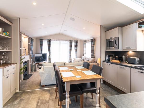 Hidden Jewel Lodge with Hot Tub : photo 3 de la chambre lodge 2 chambres