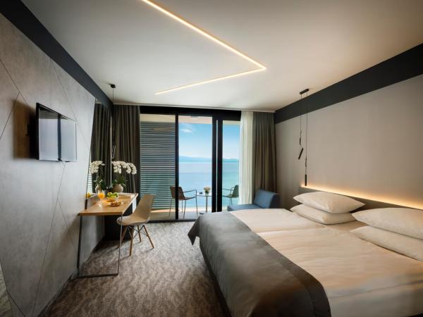 Hotel Istra - Liburnia : photo 2 de la chambre chambre double supérieure avec balcon - vue sur mer