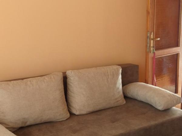 Róna Vendégház : photo 6 de la chambre chambre lits jumeaux avec lit d'appoint et terrasse
