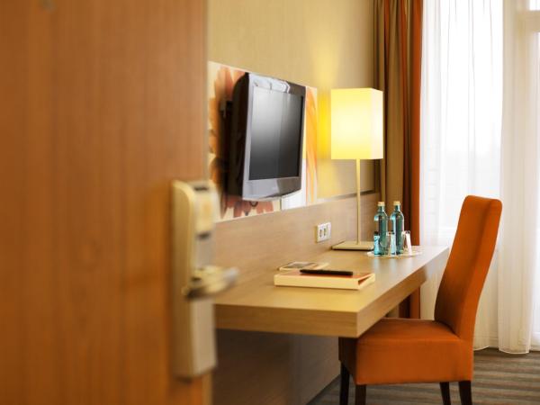 H4 Hotel Frankfurt Messe : photo 4 de la chambre chambre double confort