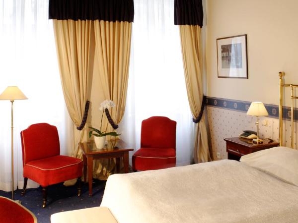 Hotel Embassy : photo 2 de la chambre chambre double