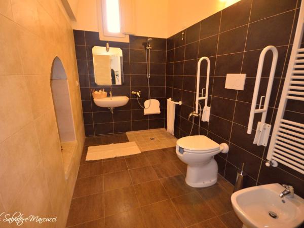 Masseria La Lizza - Ospitalità Rurale : photo 4 de la chambre chambre quadruple avec salle de bains privative