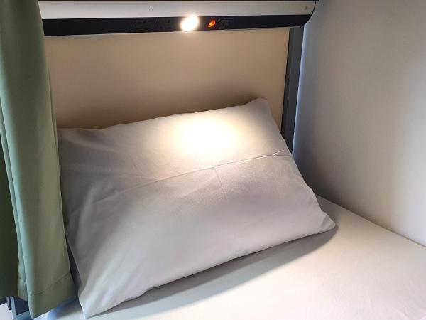 Galway City Hostel - Solo Traveller Hostel : photo 3 de la chambre lit dans un dortoir mixte de 16 lits 