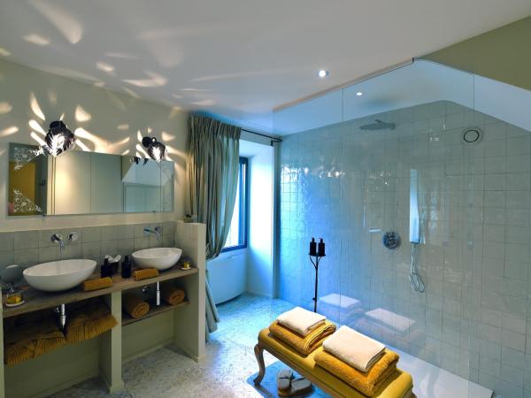 Provence Km28 : photo 10 de la chambre chambre double deluxe avec douche