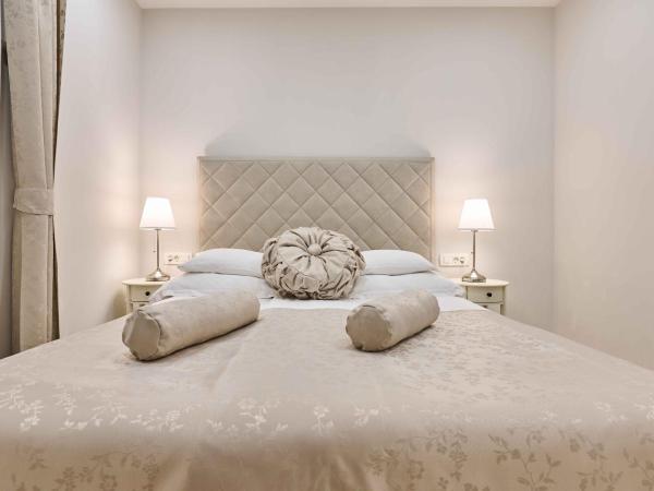 Best location Rooms : photo 2 de la chambre chambre double avec salle de bains privative