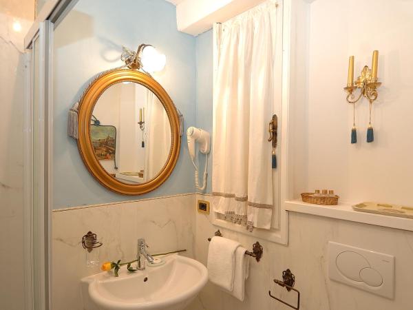 Residenza La Loggia : photo 10 de la chambre chambre triple