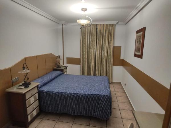 Hostal Maria Ronda : photo 1 de la chambre chambre double