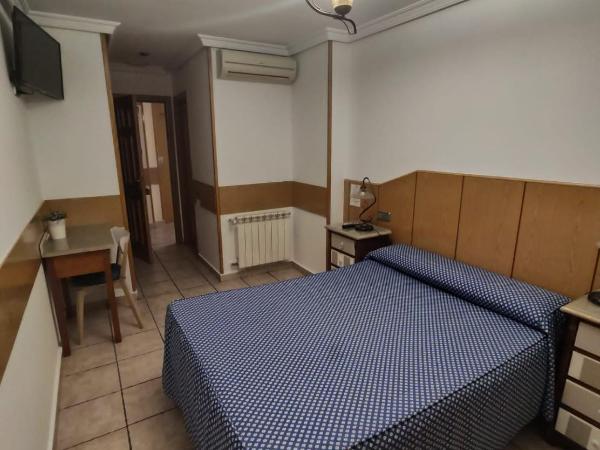 Hostal Maria Ronda : photo 2 de la chambre chambre double