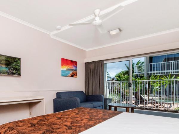 Comfort Inn Cairns City : photo 1 de la chambre chambre supérieure lit queen-size