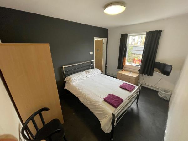 Bath YMCA Hostel : photo 1 de la chambre chambre double avec salle de bains privative