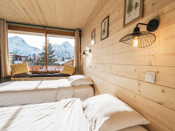 Hotel Les Lutins : photo 2 de la chambre chambre double - vue sur montagne