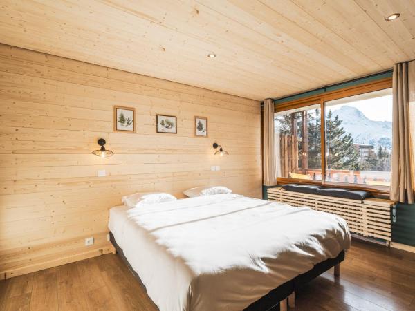 Hotel Les Lutins : photo 1 de la chambre chambre double - vue sur montagne