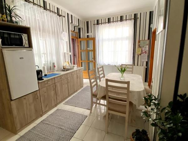 Fehérház Alkalmi Szálló : photo 8 de la chambre chambre familiale - vue sur jardin