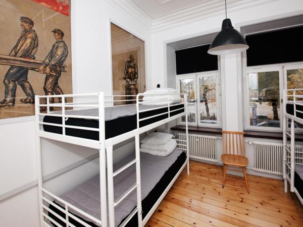 City Backpackers Hostel : photo 9 de la chambre lit dans un dortoir de 4 lits