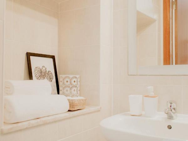 Residencial Avenida : photo 5 de la chambre chambre triple avec balcon