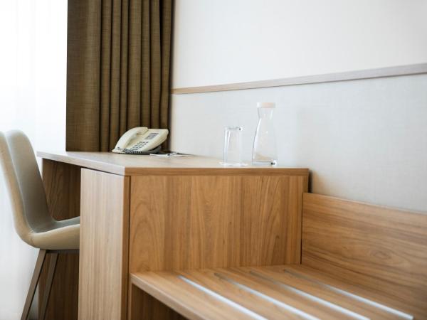 Continental Hotel Lausanne : photo 9 de la chambre chambre double Économique