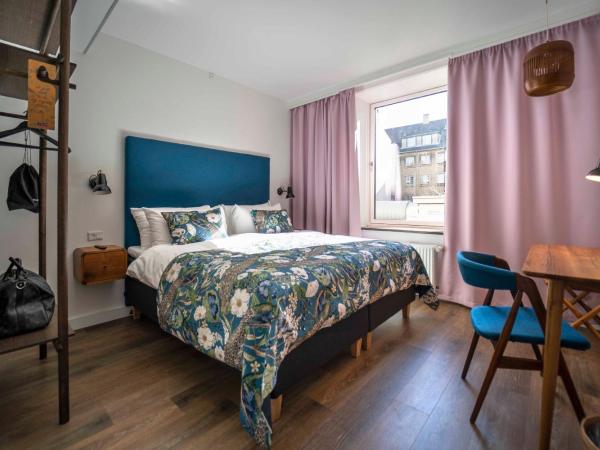 Motel One Copenhagen : photo 4 de la chambre chambre lit king-size standard