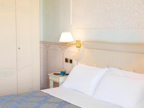 Hotel Baia Imperiale : photo 4 de la chambre chambre double Économique
