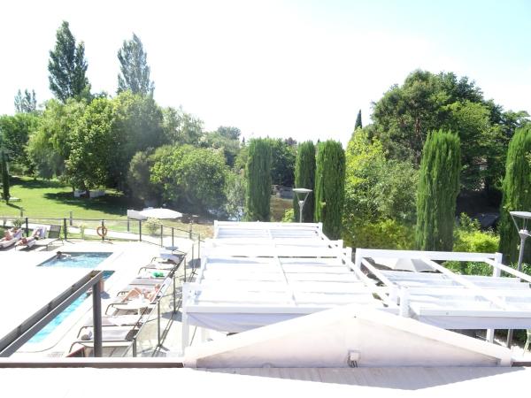 Domaine de la Petite Isle - Luberon : photo 4 de la chambre chambre double ou lits jumeaux avec accès jardin