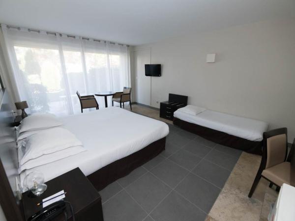 Domaine de la Petite Isle - Luberon : photo 2 de la chambre chambre prestige - vue sur jardin