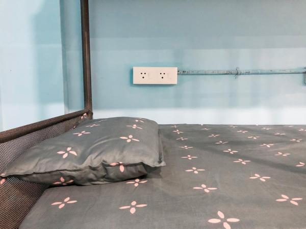 Urban Nomads Pune Riverside CoLive CoWork : photo 10 de la chambre bed in 8-bed mixed dormitory ac room