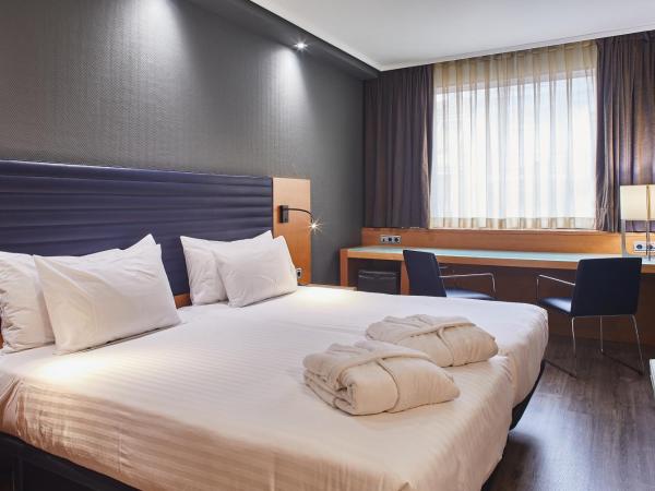 Hotel Silken Indautxu : photo 2 de la chambre chambre double ou lits jumeaux confort avec balcon ou terrasse