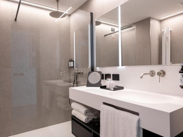 J44 Lifestyle Hotel : photo 5 de la chambre chambre double supérieure