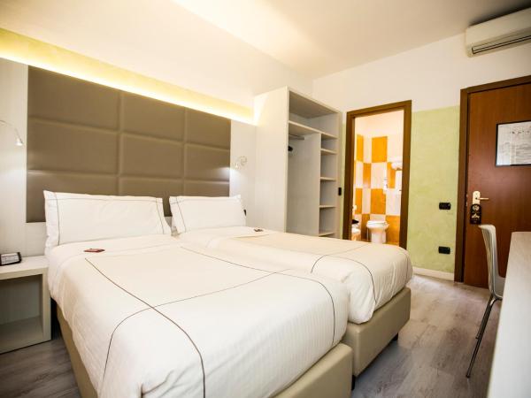Agape Hotel AA Hotels : photo 5 de la chambre chambre double ou lits jumeaux standard