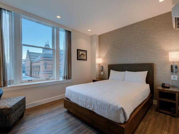 Strathcona Hotel : photo 5 de la chambre queen premium with city view