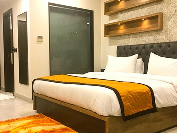 Hotel Aksh Inn : photo 1 de la chambre chambre deluxe double ou lits jumeaux