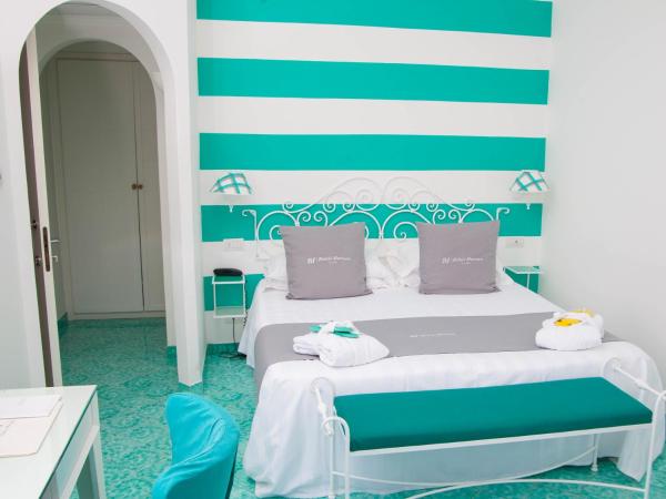 Relais Maresca Luxury Small Hotel & Terrace Restaurant : photo 7 de la chambre chambre double deluxe - vue sur mer