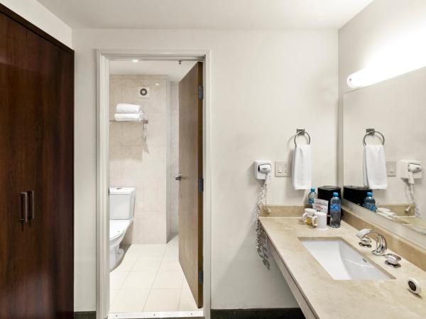 Hotel Aeropuerto Los Cabos : photo 10 de la chambre chambre lit king-size - non-fumeurs