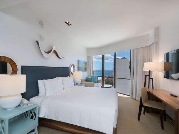 Hyatt Centric Waikiki Beach : photo 1 de la chambre chambre lit king-size - vue sur océan
