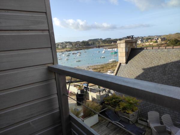 Hôtel des Rochers : photo 2 de la chambre chambre double deluxe - vue latérale sur mer