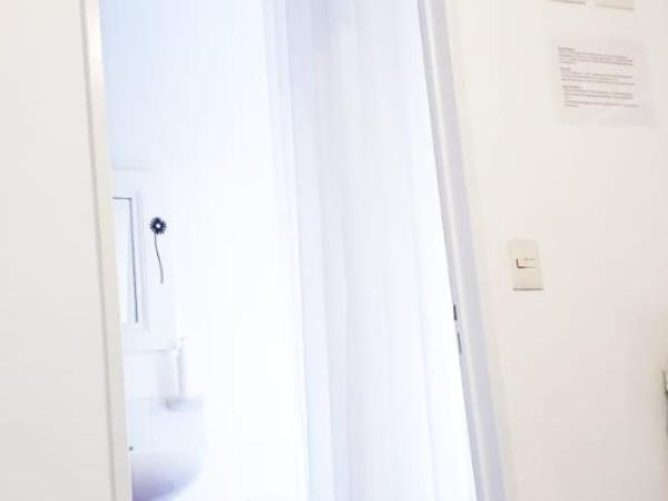 BA STOP Hostel : photo 5 de la chambre chambre simple avec salle de bains privative