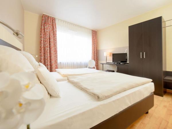 Hotel Europa : photo 10 de la chambre chambre double